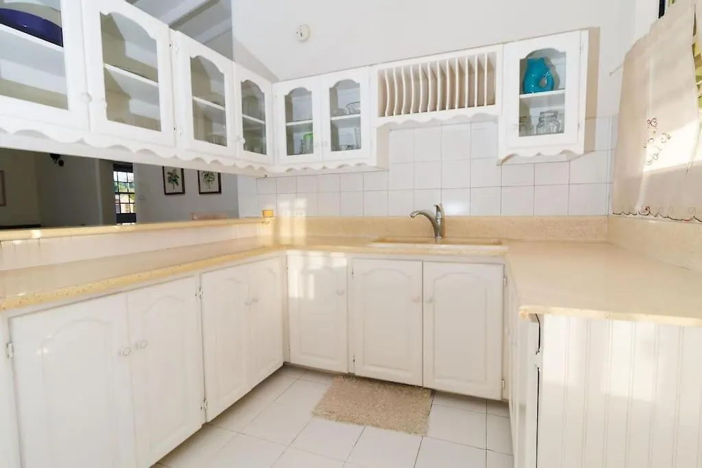 2 Bedroom Apartment At Maynards Saint Peter