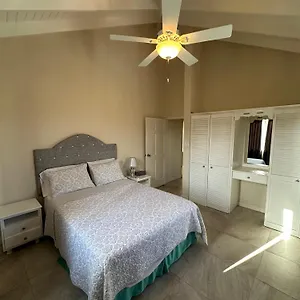 Ixoras Apartment